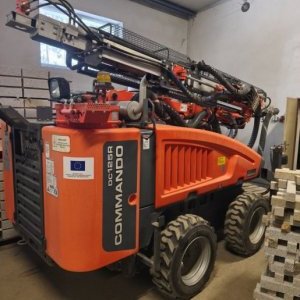 foto 3.2t vrtná 22-45mm souprava Sandvik DC125R Commando
